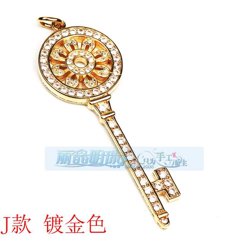 Round Crystal Key Gold