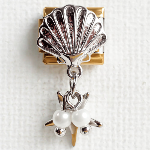 Shell with Pearls
